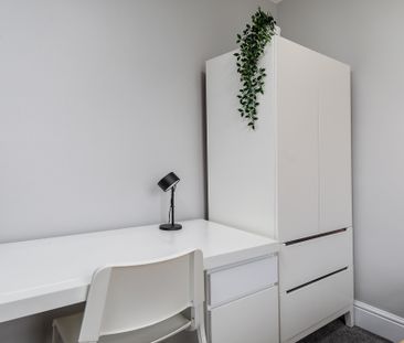Room in a Shared House, Mulehouse Road, S10 - Photo 4