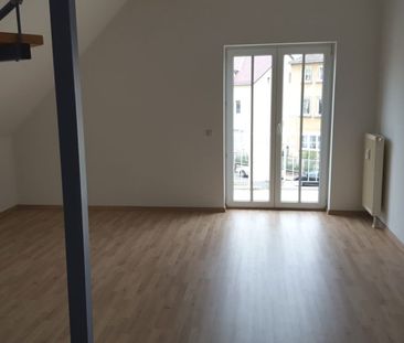 Ruhig gelegene Maisonette-Wohnung mit Balkon, Laminat und EBK im Da... - Photo 2