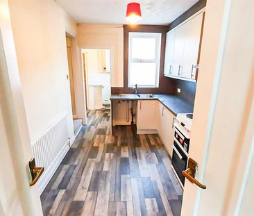 2 bedroom terraced house to rent - Photo 6