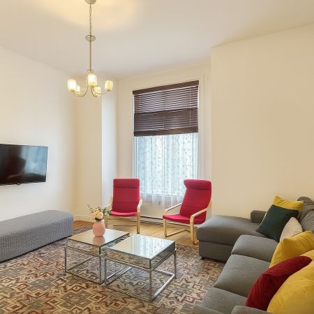 Logement rénové de 2 chambres en location semi-meublé - Photo 5