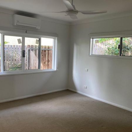 3 BEDROOM 2 BATHROOM HOME WITH MOUNTAIN VIEWS - Photo 2