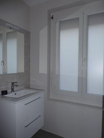 Location Appartement 2 pièces 45m² - Photo 4