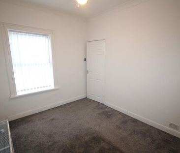 3 bedroom end of terrace house to rent - Photo 5