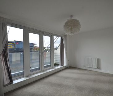 4 bedroom terraced house to rent - Photo 2