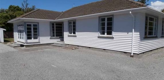 Prime University Location! - Photo 2