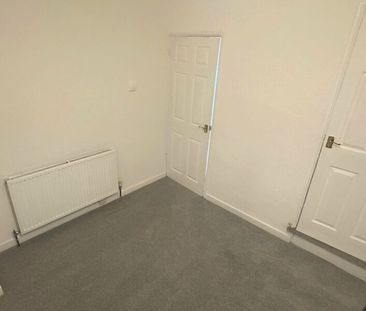 Flaxpiece Road, Clay Cross, Chesterfield, S45 9HB - Photo 3