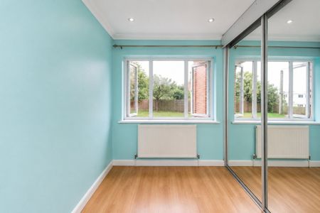 Greenford Road, UB6 - Photo 2