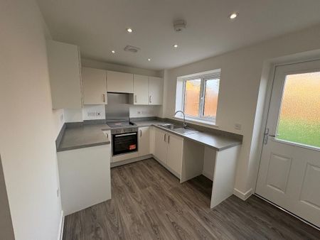 2 bedroom semi-detached house to rent - Photo 5