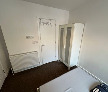 property to rent - Photo 1