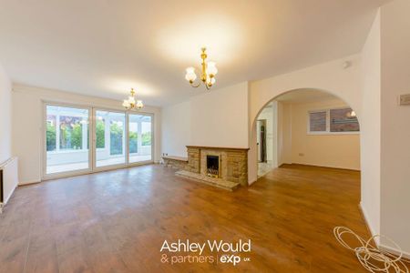 4 bedroom detached house to rent - Photo 3