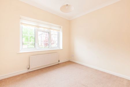 2 bedroom house to rent Furness Road, Eastbourne, East Sussex, BN20 - Photo 2