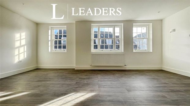 3 bedroom apartment to rent East Street, Rochford, Essex, SS4 - Photo 1