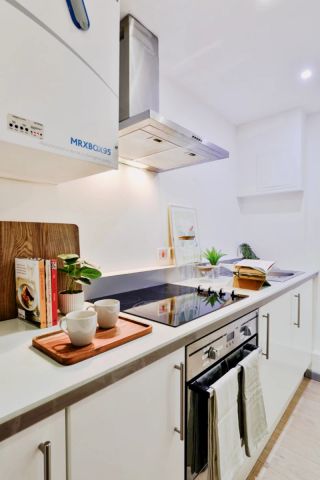 Classic Smaller Shared Apartment - Photo 4