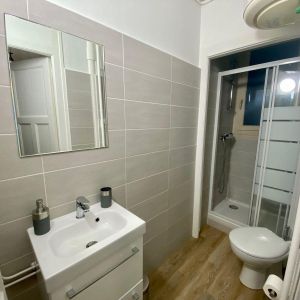 RENNES - rue Alain Bouchart - Studio meublé situé au rez-de-chaussée d'une copropriété proche d... - Photo 3