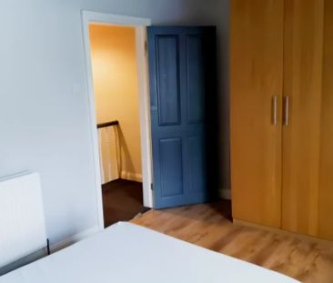 5 Bed 2 Bath - Photo 5