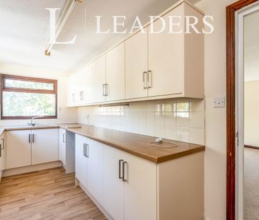 3 bedroom flat to rent - Photo 6