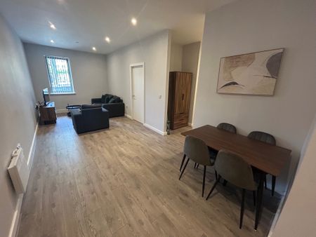 Crosby Road North, Liverpool, L22 - Photo 3