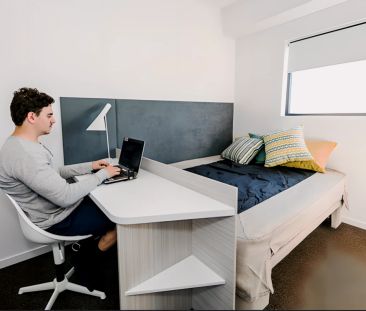 Signature Studio Apartment with balcony - Photo 5