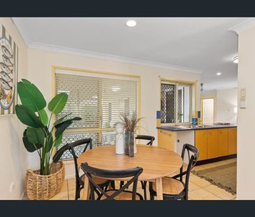 Family Home in Greenwood Estate! - Photo 5