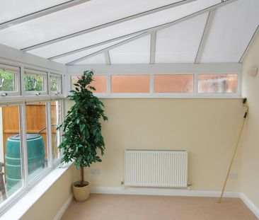A 3 Bedroom House - End Terrace in Hucclecote GL33UG - Photo 3