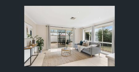 Comfortable Family Living in a Convenient Smithfield Location - Photo 4