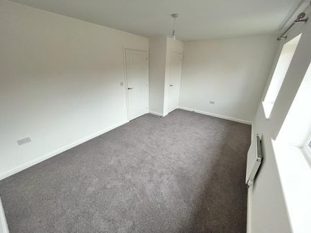 3 bedroom semi-detached house to rent - Photo 4