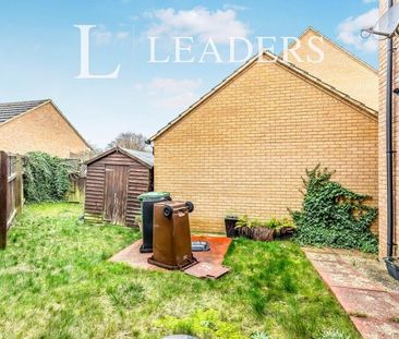 3 bedroom house to rent Olympic Square, Corby, Northamptonshire, NN18 - Photo 5