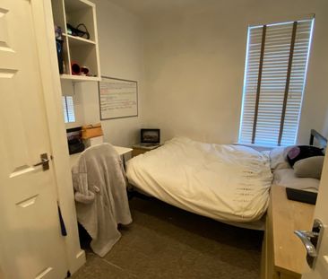 Room in a Shared House, Langdale Terrace, LS6 - Photo 1