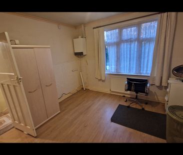 Room in a Shared House, Oakdale Road, N4 - Photo 3