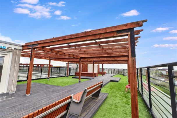 Maxwell Road, Borehamwood - Photo 1