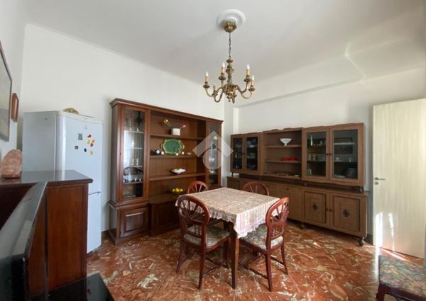 6 locali in affitto