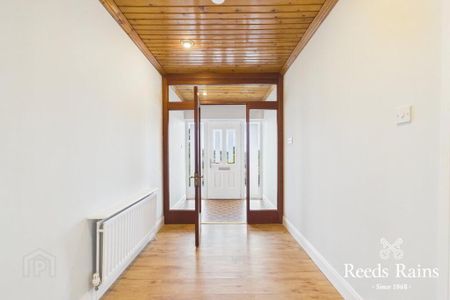 105 Lisbane Road, Saintfield, Ballynahinch, BT24 7BT - Photo 2