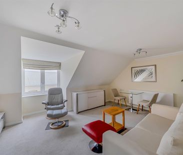 St Athelm Lodge, Wells - Photo 4