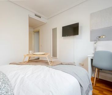 Calle de Ana de Austria, Madrid, Community of Madrid 28050 - Photo 6