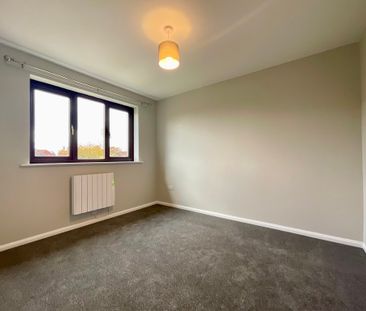 3 bedroom Detached House to let - Photo 6