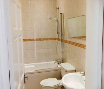 3 Bedrooms 1 bathroom - Photo 5