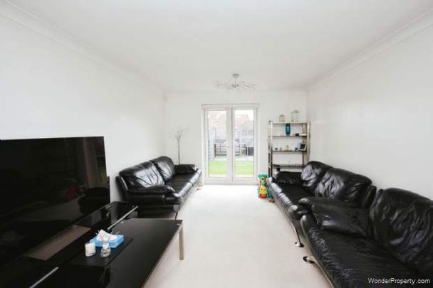 4 bedroom property to rent in Bracknell - Photo 1