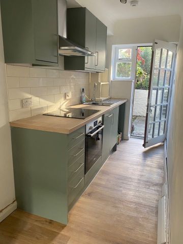 1 Bed Flat, Livingstone Road, BN3 - Photo 2