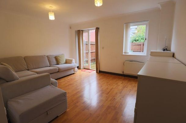 3 bedroom terraced house to rent - Photo 1