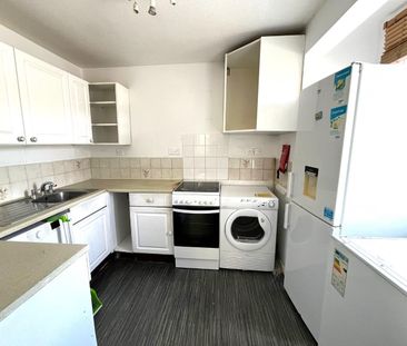 Emerald Close, London - Photo 6