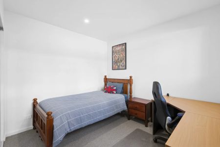 Lake views to enjoy all year round - Photo 5