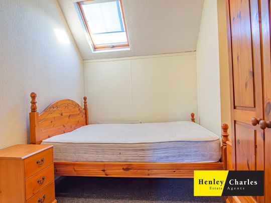 1 Bedroom For Rent - Photo 1