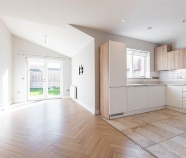 30 Larkfield Way, Leopardstown, Dublin 18, County Dublin - Photo 2