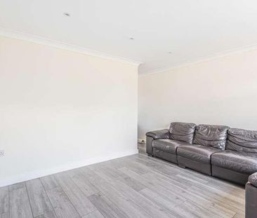 Bicester, Oxfordshire, OX26 - Photo 2