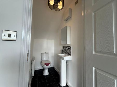 3 bedroom semi-detached house to rent - Photo 3