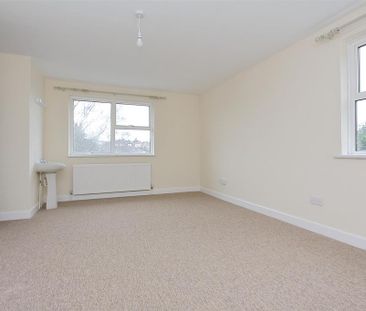 4 bedroom detached house to rent - Photo 5