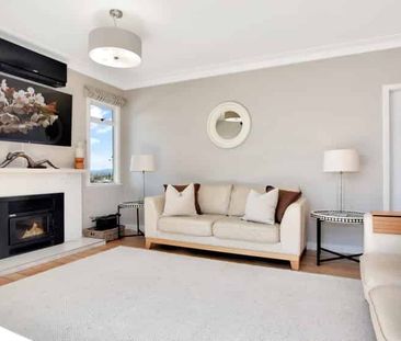 3 Bedrooms, 1 Bathroom & Single Garage - Photo 3