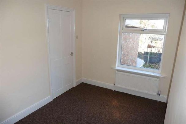 Ealing Terrace, Rushden, Northants, NN10 - Photo 1