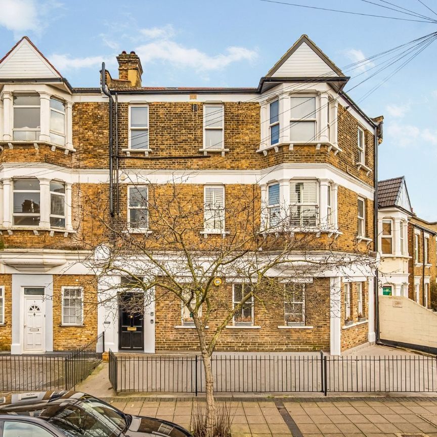 Wells House Road, London, NW10 - Photo 1