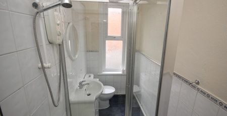 Room 3, Lucas Street, Woodhouse, Leeds, LS6 2JD - Photo 4